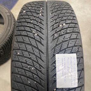 28545r22michelin